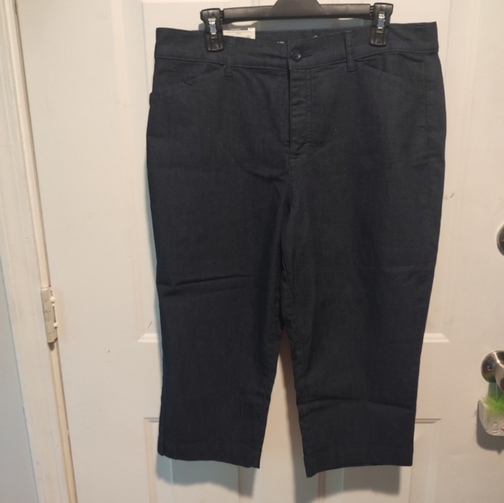 St Johns Bay Jean capris size 14